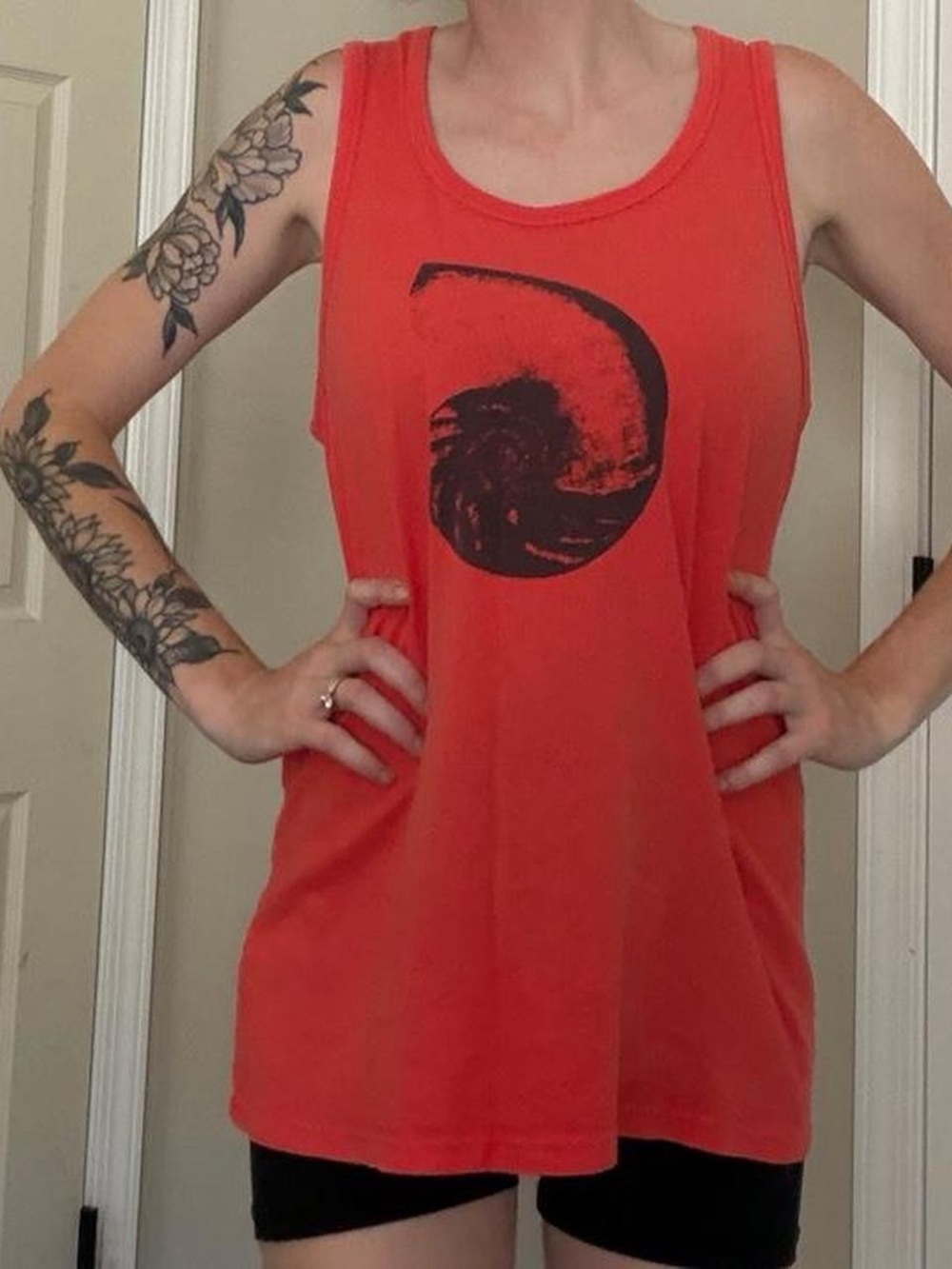 Shell Graphic Tank Top - Picture 4 of 6